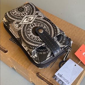 Sakroots phone purse crossbody w/ mandala
